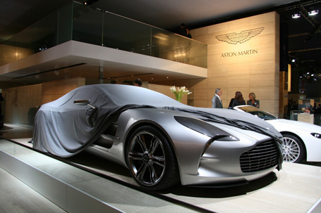 Aston martin One-77 in Parijs