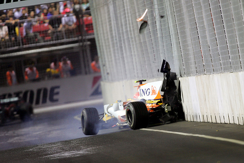 piquet_crash_singapore_2008