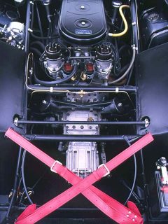 0407_03z1965_ferrari_365p_berlinetta_specialeengine_bay_view