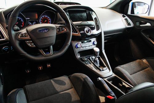 2016-ford-focus-rs-interior-1500x1000