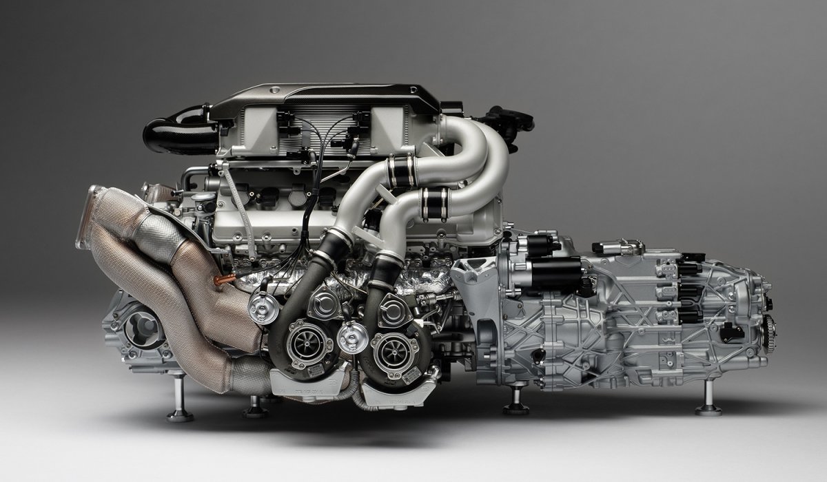 Bugatti-Chiron-Engine-and-Gearbox