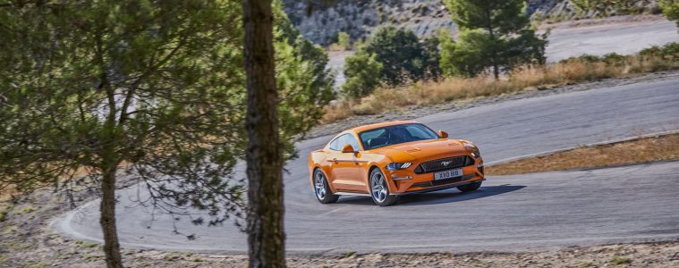 2018_ford_mustang_ecoboost_coupe_automatic_02