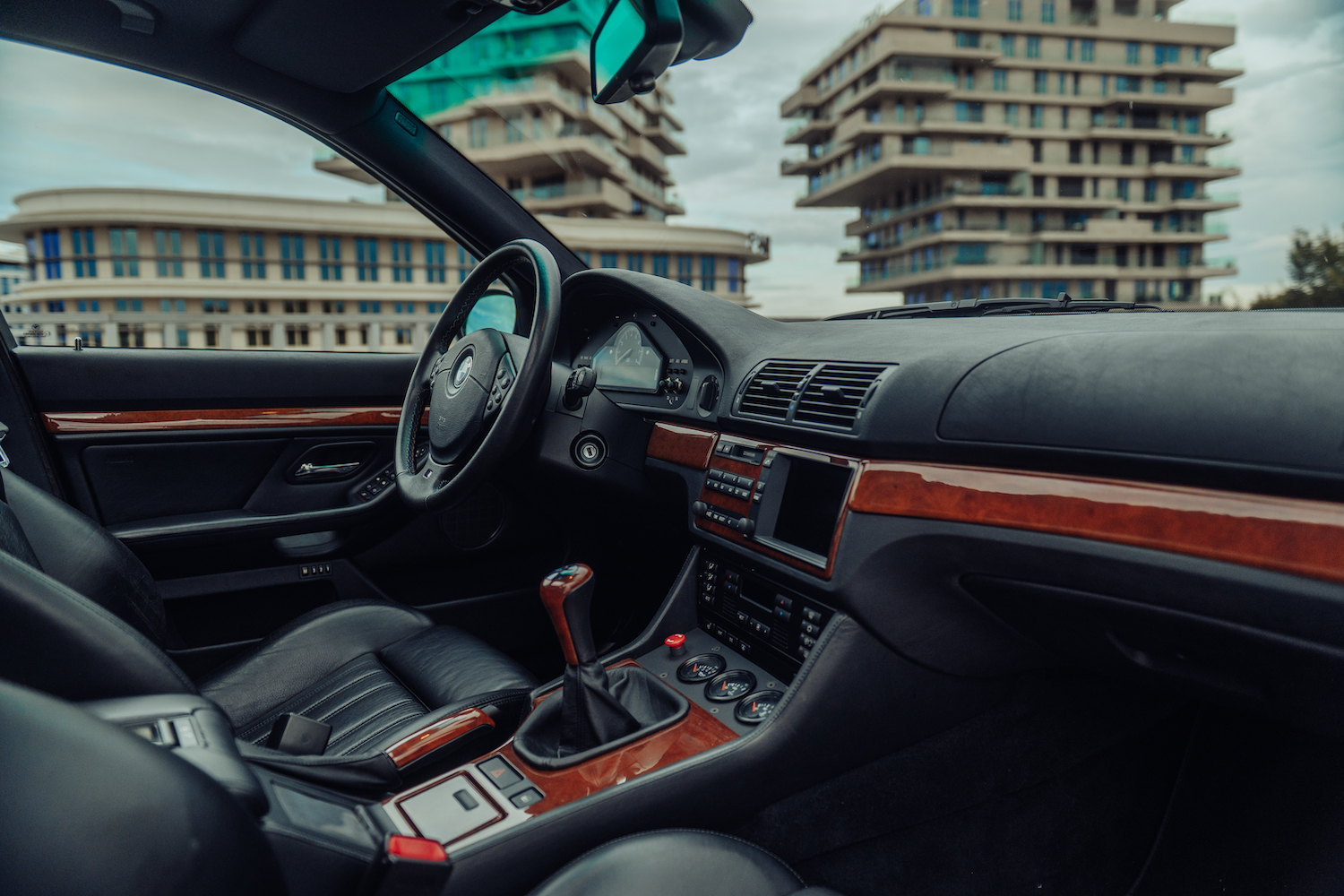 BMW M5 W10, dashboard - Broad Arrow Auctions